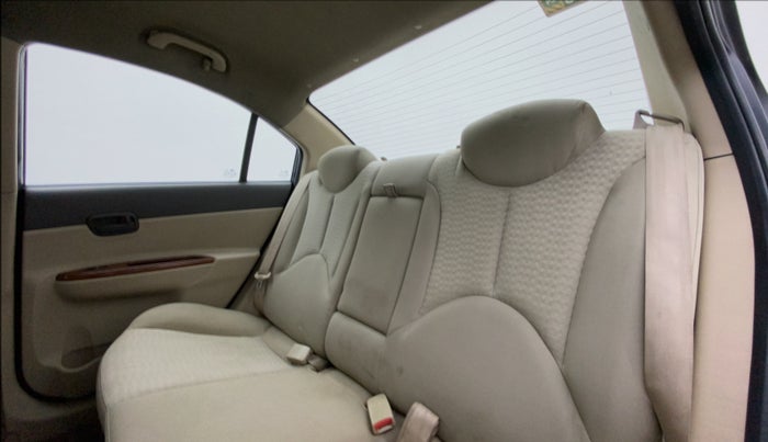 2010 Hyundai Verna TRANSFORM 1.6 VTVT, Petrol, Manual, 86,265 km, Right Side Rear Door Cabin