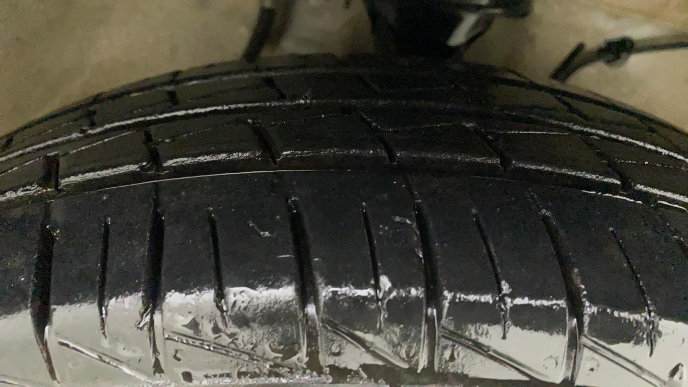 2021 Maruti Alto VXI, Petrol, Manual, 13,594 km, Right Front Tyre Tread