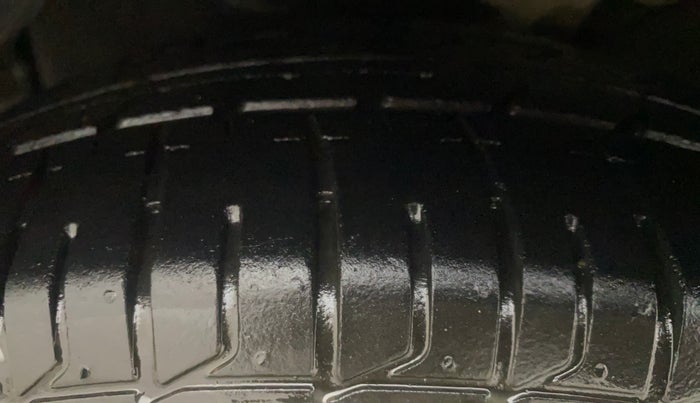 2012 Hyundai Verna FLUIDIC 1.6 VTVT EX, Petrol, Manual, 79,823 km, Left Front Tyre Tread