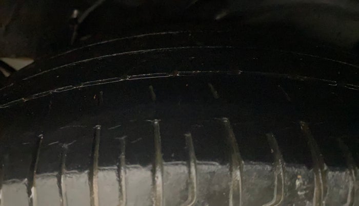 2012 Hyundai Verna FLUIDIC 1.6 VTVT EX, Petrol, Manual, 79,823 km, Left Rear Tyre Tread