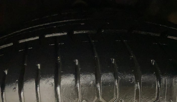 2012 Hyundai Verna FLUIDIC 1.6 VTVT EX, Petrol, Manual, 79,823 km, Right Front Tyre Tread