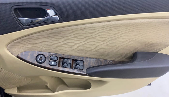 2012 Hyundai Verna FLUIDIC 1.6 VTVT EX, Petrol, Manual, 79,823 km, Driver Side Door Panels Control