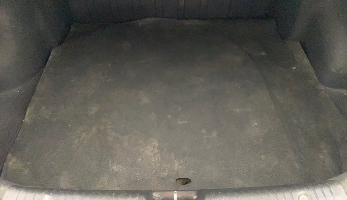 2012 Hyundai Verna FLUIDIC 1.6 VTVT EX, Petrol, Manual, 79,823 km, Boot Inside