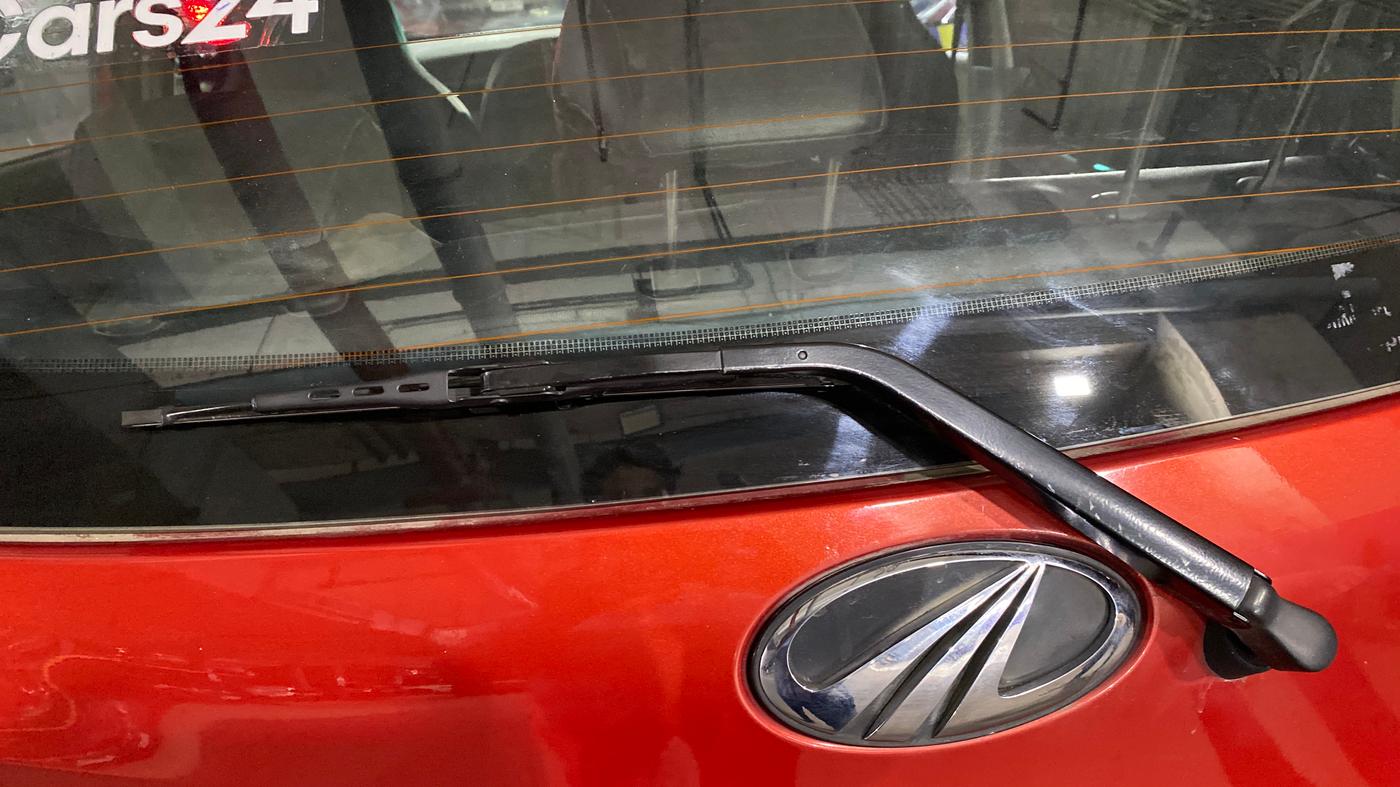 2017 Mahindra Kuv100 K6 6 STR, Petrol, Manual, 25,287 km, Rear Wiper