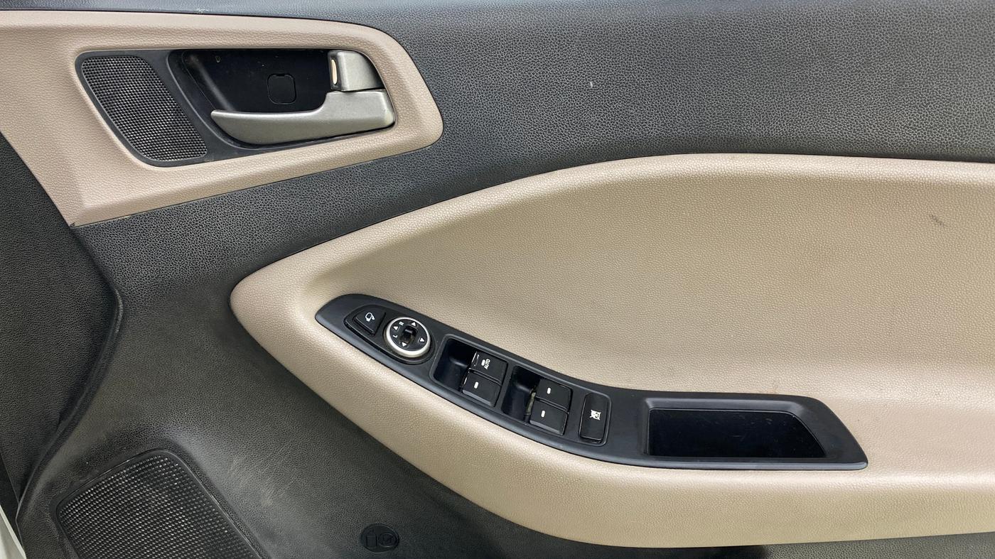 2014 Hyundai Elite i20 ASTA 1.2, Petrol, Manual, 76,440 km, Driver Side Door Panels Control