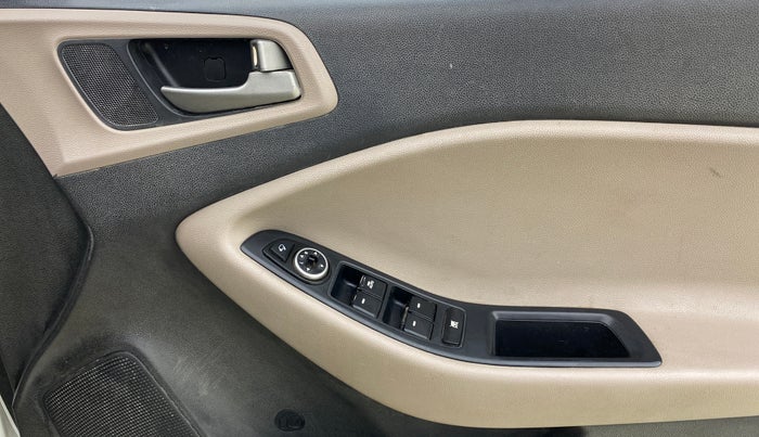 2014 Hyundai Elite i20 ASTA 1.2, Petrol, Manual, 76,075 km, Driver Side Door Panels Control