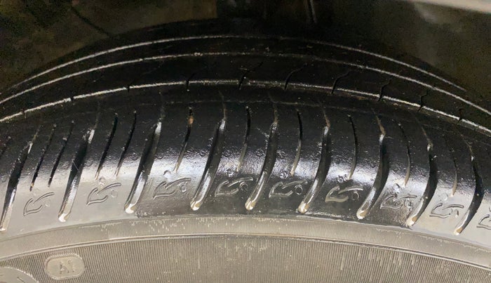 2023 KIA SONET HTX 1.0 DCT, Petrol, Automatic, 26,170 km, Right Front Tyre Tread