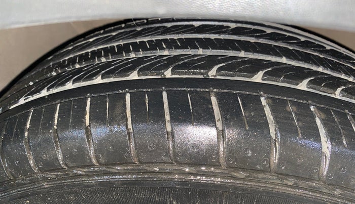 2017 Hyundai Creta SX PLUS 1.6 PETROL, Petrol, Manual, 73,888 km, Left Front Tyre Tread