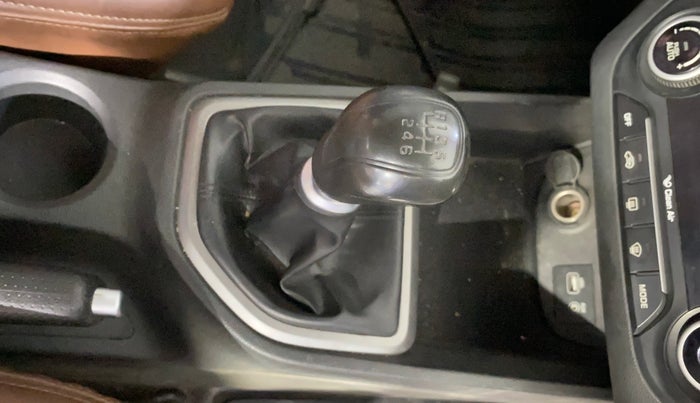 2017 Hyundai Creta SX PLUS 1.6 PETROL, Petrol, Manual, 73,888 km, Gear Lever