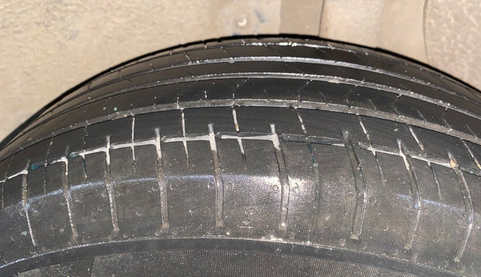 2017 Hyundai Creta SX PLUS 1.6 PETROL, Petrol, Manual, 73,888 km, Left Rear Tyre Tread