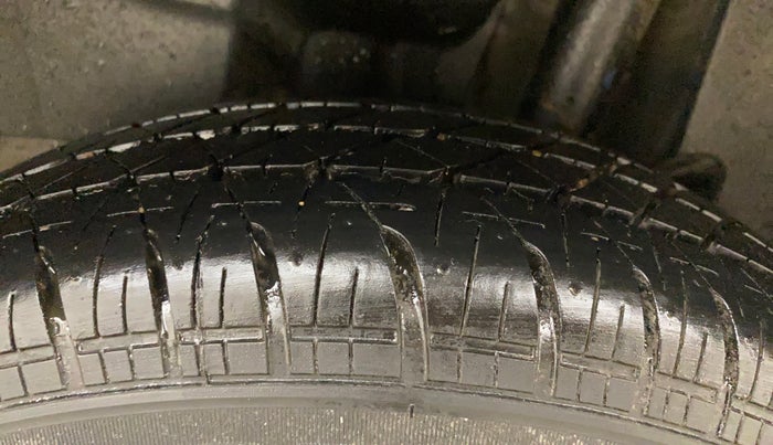 2019 Maruti Swift VXI AMT, Petrol, Automatic, 36,138 km, Left Rear Tyre Tread