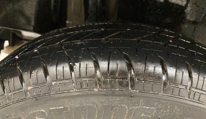 2019 Maruti Swift VXI AMT, Petrol, Automatic, 36,138 km, Right Rear Tyre Tread