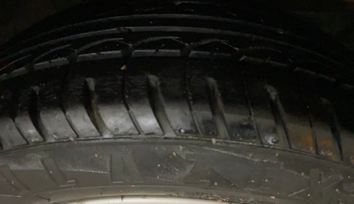 2014 Hyundai Xcent SX 1.2, Petrol, Manual, 39,438 km, Right Front Tyre Tread