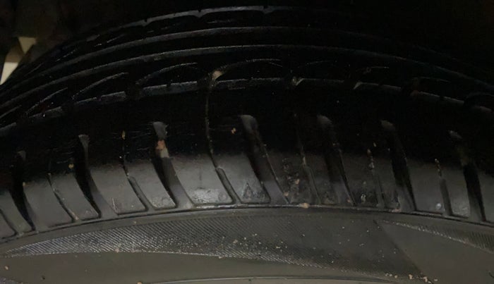 2014 Hyundai Xcent SX 1.2, Petrol, Manual, 39,438 km, Right Rear Tyre Tread