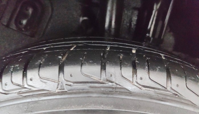 2020 Tata NEXON XZA PLUS (O) PETROL, Petrol, Automatic, 33,391 km, Left Rear Tyre Tread