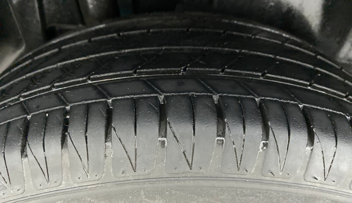 2020 Toyota URBAN CRUISER Premium AT, Petrol, Automatic, 22,904 km, Right Rear Tyre Tread