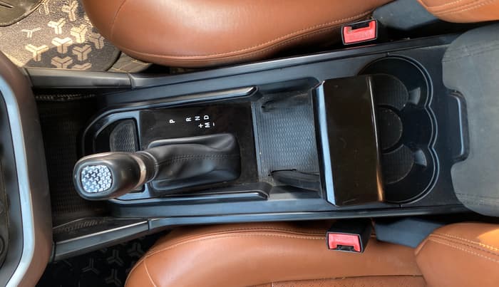 2021 Tata Harrier XMA 2.0L KRYOTEC, Diesel, Automatic, 93,588 km, Gear Lever