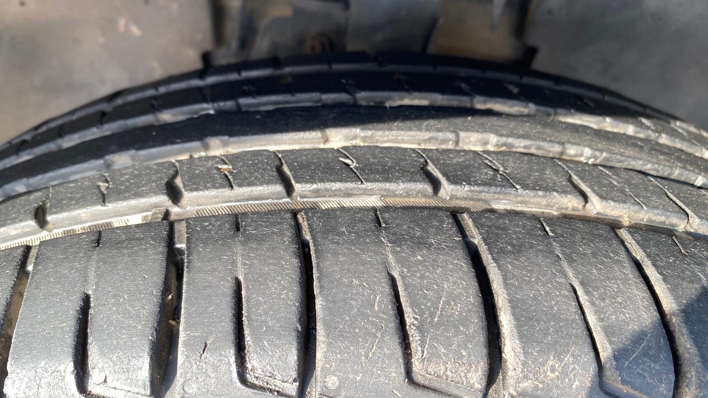 2021 Tata Harrier XMA 2.0L KRYOTEC, Diesel, Automatic, 93,588 km, Right Front Tyre Tread