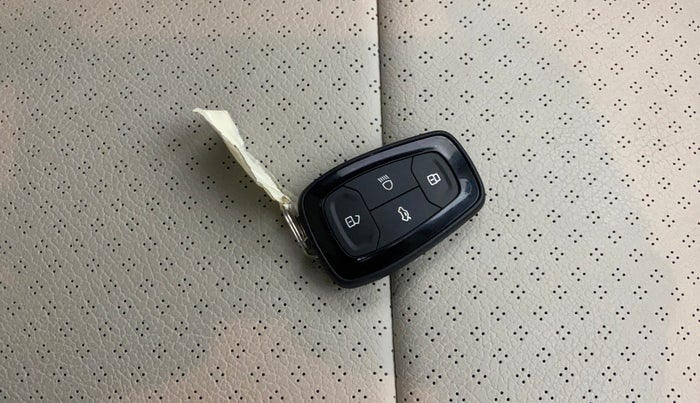 2022 Tata PUNCH ACCOMPLISHED MT, Petrol, Manual, 15,769 km, Key Close Up