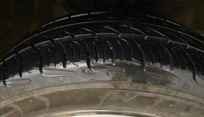 2014 Honda Amaze 1.2L I-VTEC S, Petrol, Manual, 56,804 km, Right Front Tyre Tread