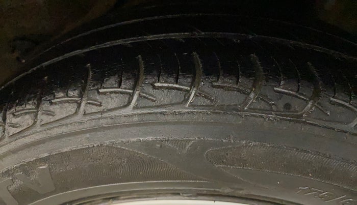 2014 Honda Amaze 1.2L I-VTEC S, Petrol, Manual, 56,804 km, Left Rear Tyre Tread