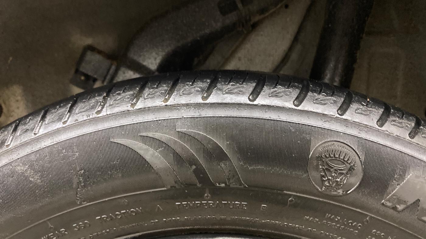 2019 Hyundai VENUE SX(O) 1.4 CRDI, Diesel, Manual, 74,895 km, Left Rear Tyre Tread
