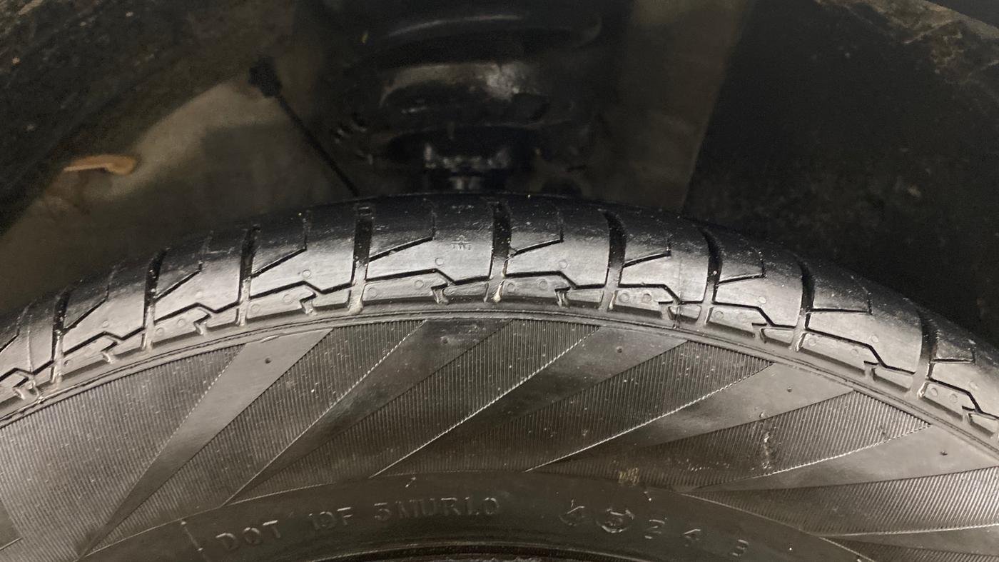 2019 Hyundai VENUE SX(O) 1.4 CRDI, Diesel, Manual, 74,895 km, Right Front Tyre Tread