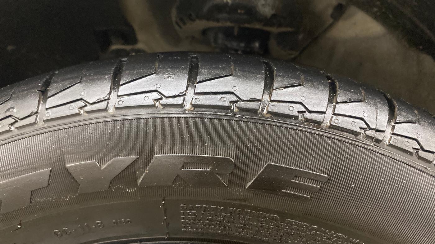 2019 Hyundai VENUE SX(O) 1.4 CRDI, Diesel, Manual, 74,895 km, Left Front Tyre Tread