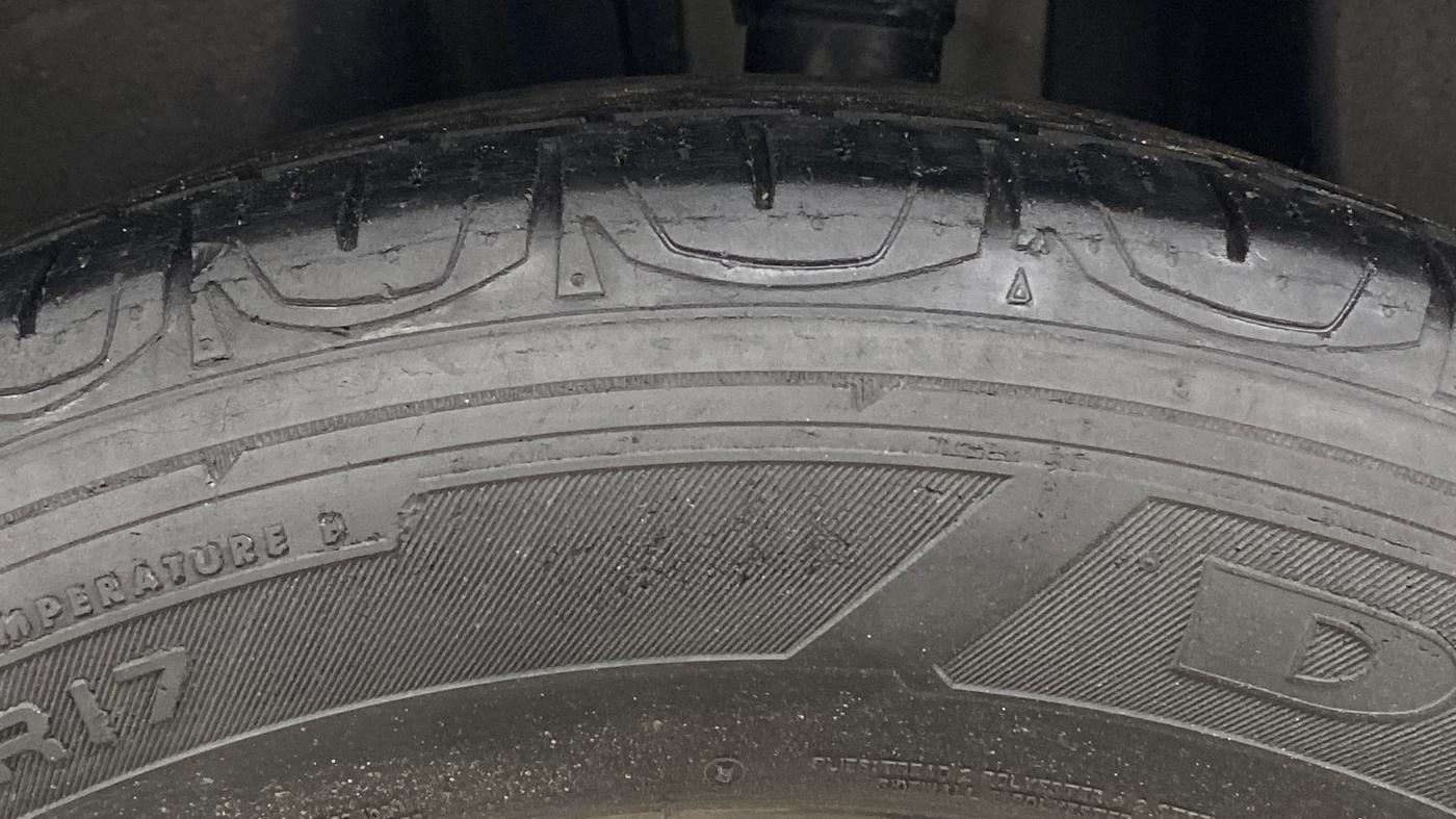 2018 Jeep Compass LIMITED 1.4 PETROL AT, Petrol, Automatic, 72,894 km, Left Rear Tyre Tread