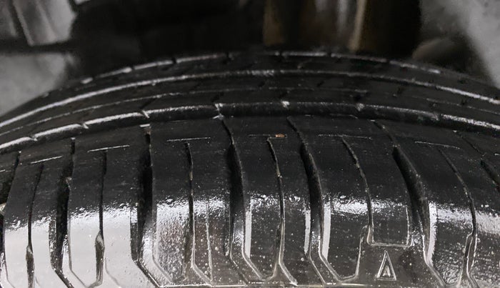 2019 Maruti Swift VXI AMT D, Petrol, Automatic, 8,975 km, Left Rear Tyre Tread