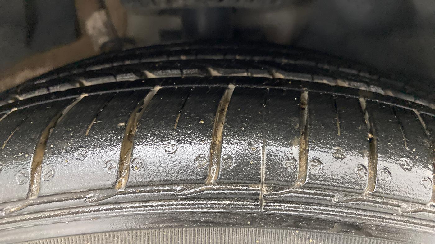 2021 Volkswagen Vento HIGHLINE PETROL AT, Petrol, Automatic, 55,310 km, Right Front Tyre Tread