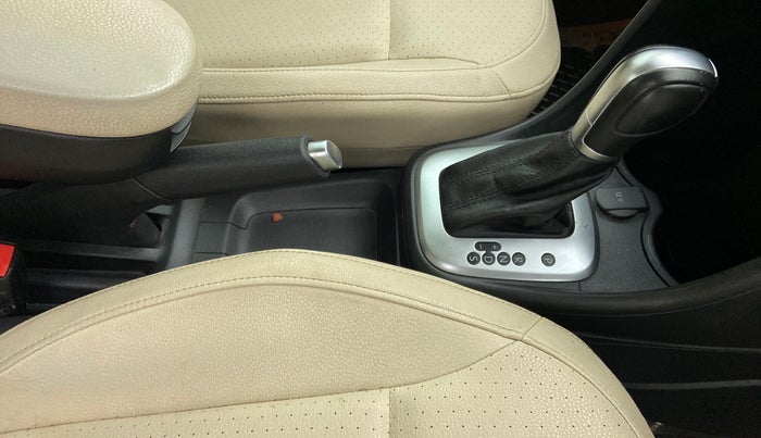 2021 Volkswagen Vento HIGHLINE PETROL AT, Petrol, Automatic, 55,310 km, Gear Lever