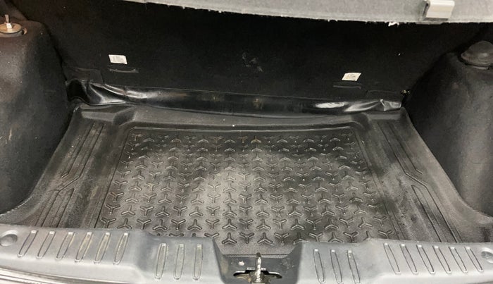 2020 Tata ALTROZ XZ PETROL, Petrol, Manual, 86,281 km, Boot Inside