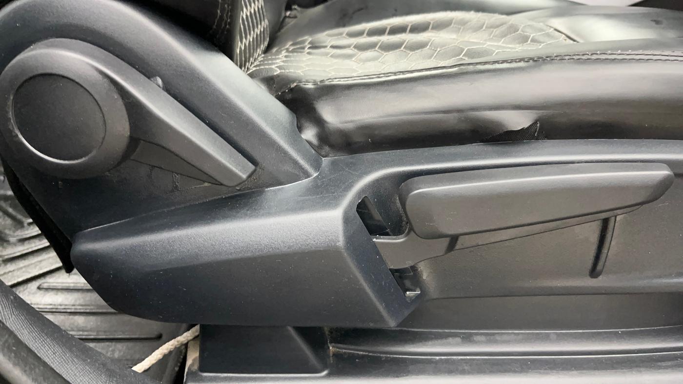 2020 Tata ALTROZ XZ PETROL, Petrol, Manual, 86,317 km, Driver Side Adjustment Panel