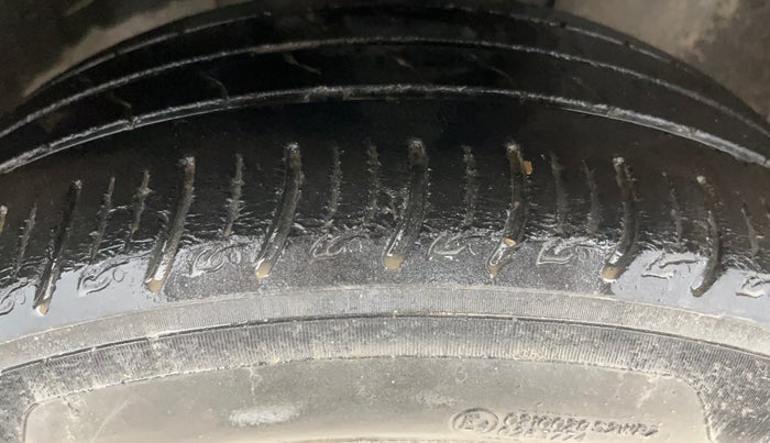 2020 Tata ALTROZ XZ PETROL, Petrol, Manual, 86,281 km, Right Front Tyre Tread