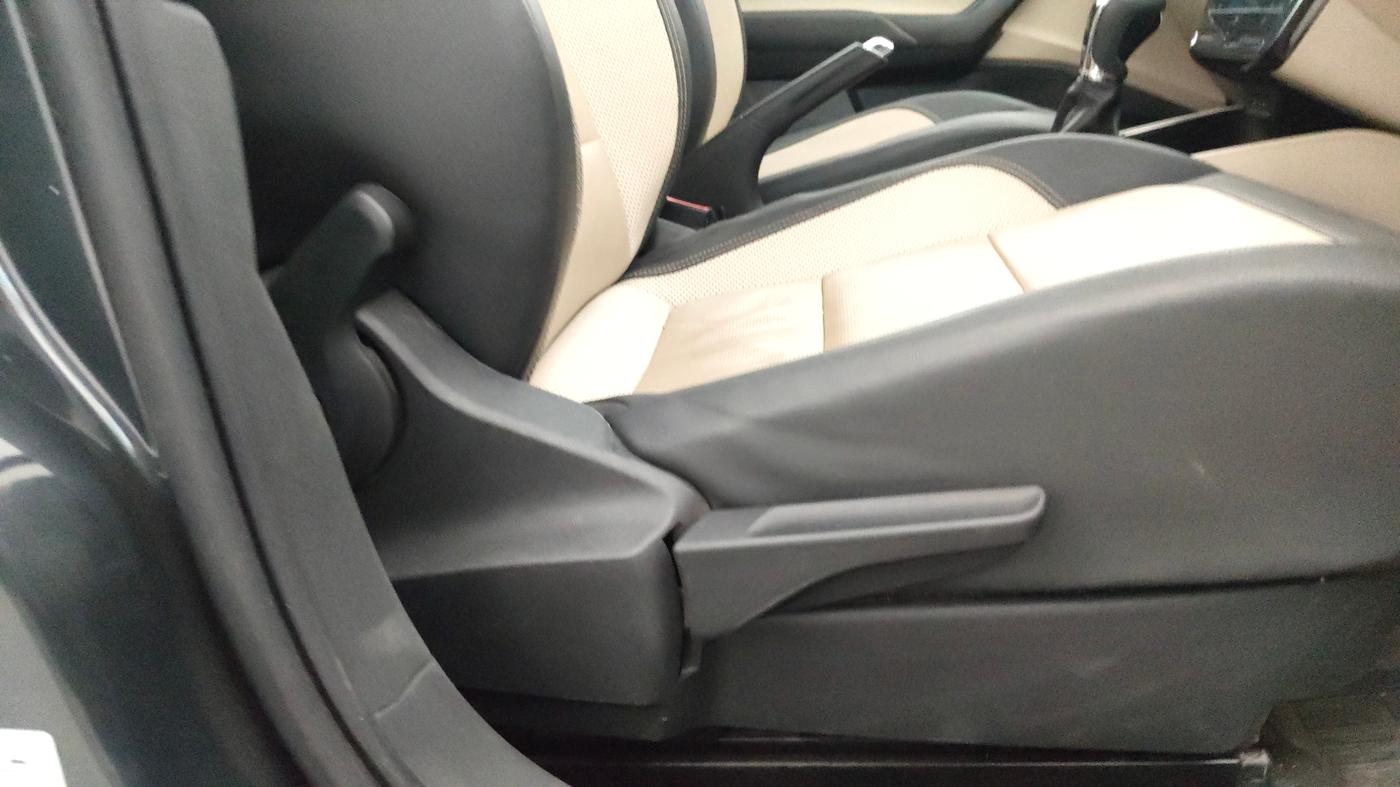 2023 Skoda SLAVIA STYLE 1.0L TSI AT, Petrol, Automatic, 38,892 km, Driver Side Adjustment Panel