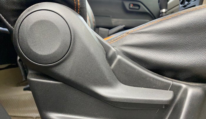 2019 Maruti New Wagon-R LXI 1.0, Petrol, Manual, 15,508 km, Driver Side Adjustment Panel