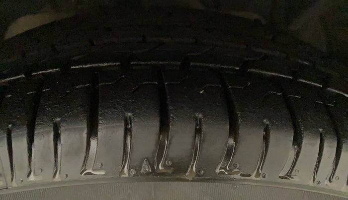 2016 Ford Ecosport TITANIUM 1.5L PETROL, Petrol, Manual, 56,500 km, Right Front Tyre Tread