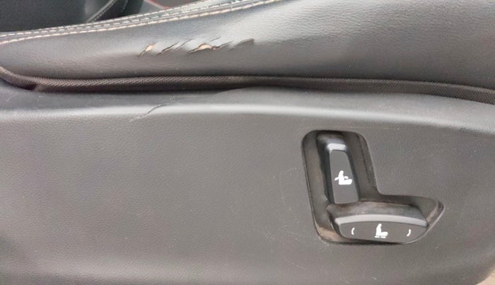 2019 MG HECTOR SHARP 1.5 DCT PETROL, Petrol, Automatic, 69,033 km, Driver Side Adjustment Panel