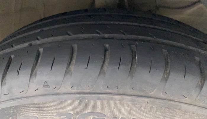 2022 Maruti Dzire VXI AMT, Petrol, Automatic, 45,324 km, Right Front Tyre Tread