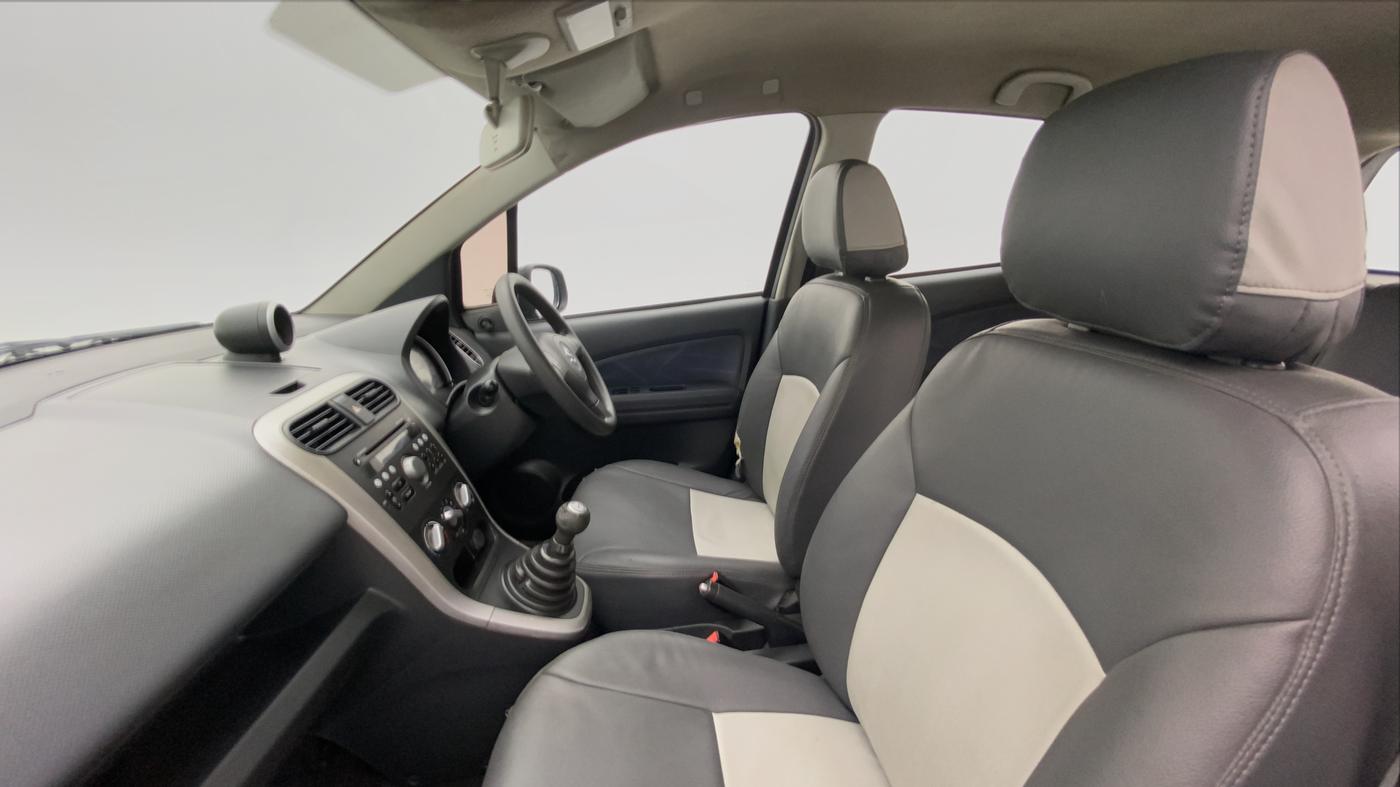 2011 Maruti Ritz VXI, Petrol, Manual, 1,00,332 km, Right Side Front Door Cabin