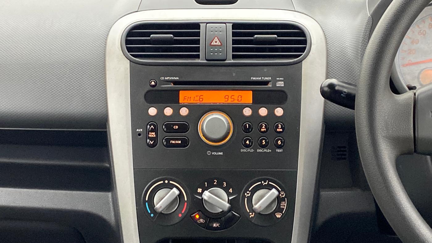 2011 Maruti Ritz VXI, Petrol, Manual, 1,00,332 km, Air Conditioner