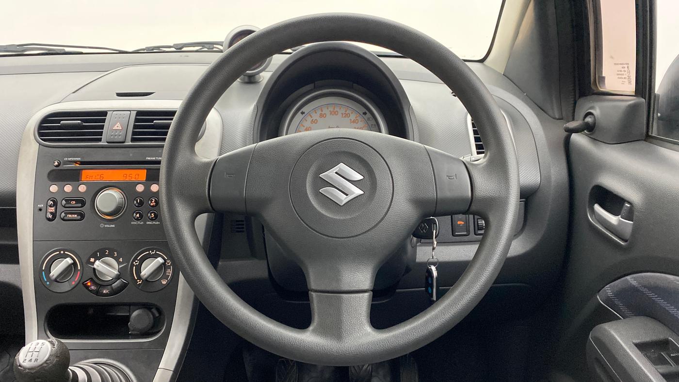 2011 Maruti Ritz VXI, Petrol, Manual, 1,00,332 km, Steering Wheel Close Up