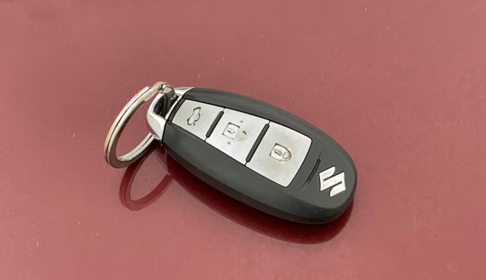 2015 Maruti Swift Dzire ZXI, Petrol, Manual, 63,089 km, Key Close Up