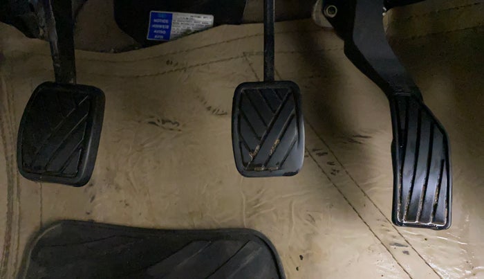 2015 Maruti Swift Dzire ZXI, Petrol, Manual, 63,089 km, Pedals