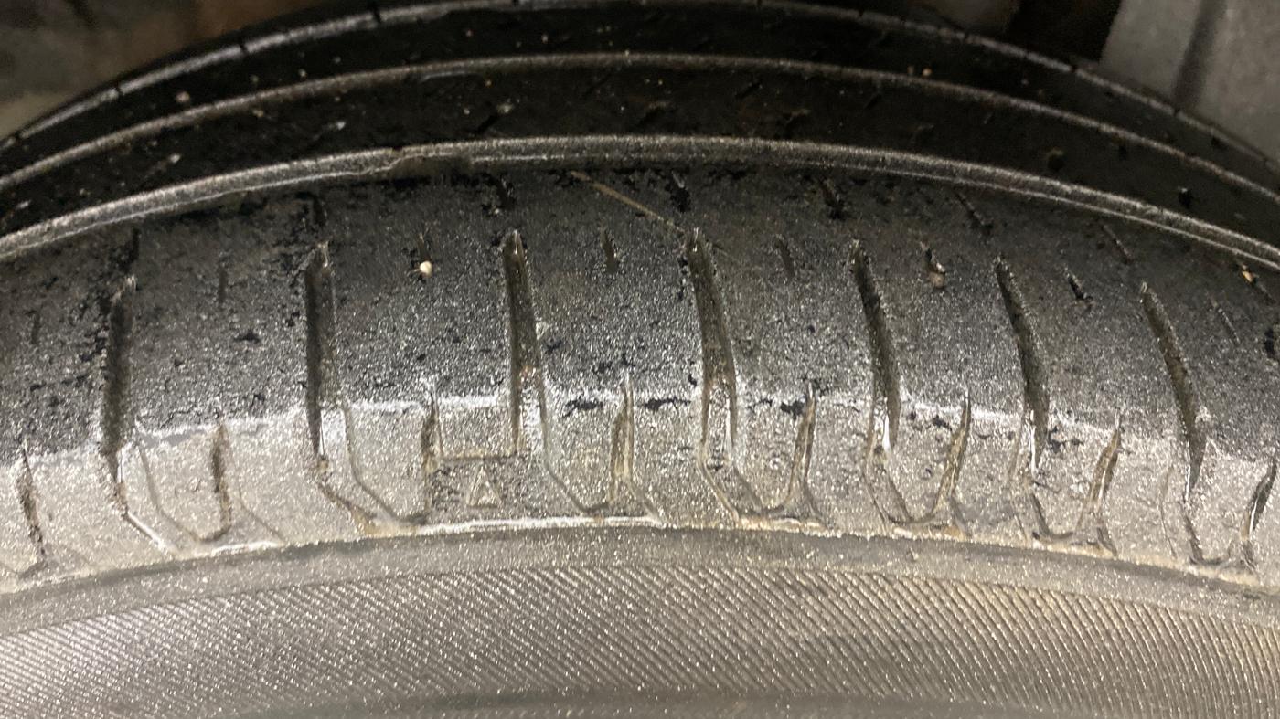 2022 Maruti Ertiga ZXI SHVS, Petrol, Manual, 66,537 km, Left Rear Tyre Tread