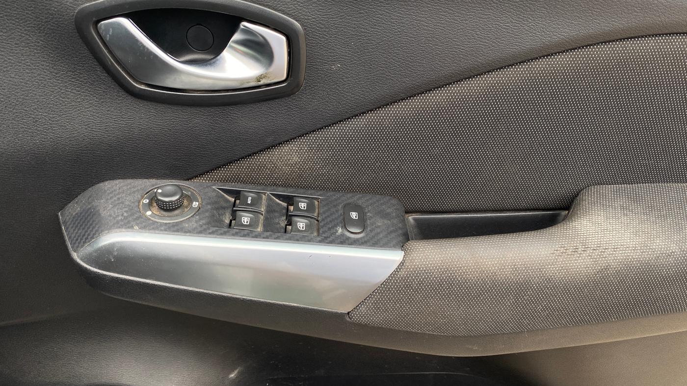 2020 Nissan Kicks XV TURBO 1.3 CVT, Petrol, Automatic, 83,462 km, Driver Side Door Panels Control