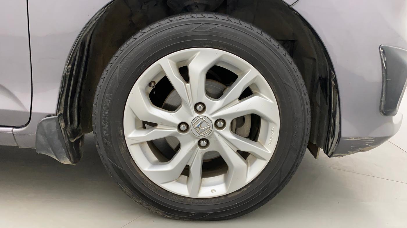2019 Honda Amaze 1.5L I-DTEC V, Diesel, Manual, 1,30,578 km, Right Front Wheel