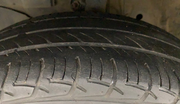 2019 Honda Amaze 1.5L I-DTEC V, Diesel, Manual, 1,30,578 km, Left Front Tyre Tread