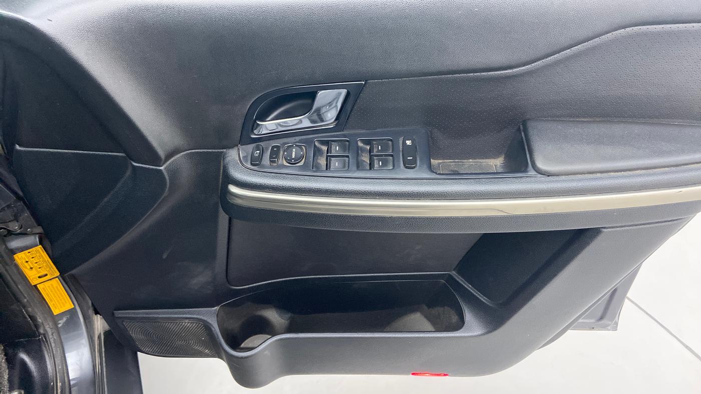 2017 Tata Hexa Varicor 400 XTA, Diesel, Automatic, 1,04,563 km, Driver Side Door Panels Control
